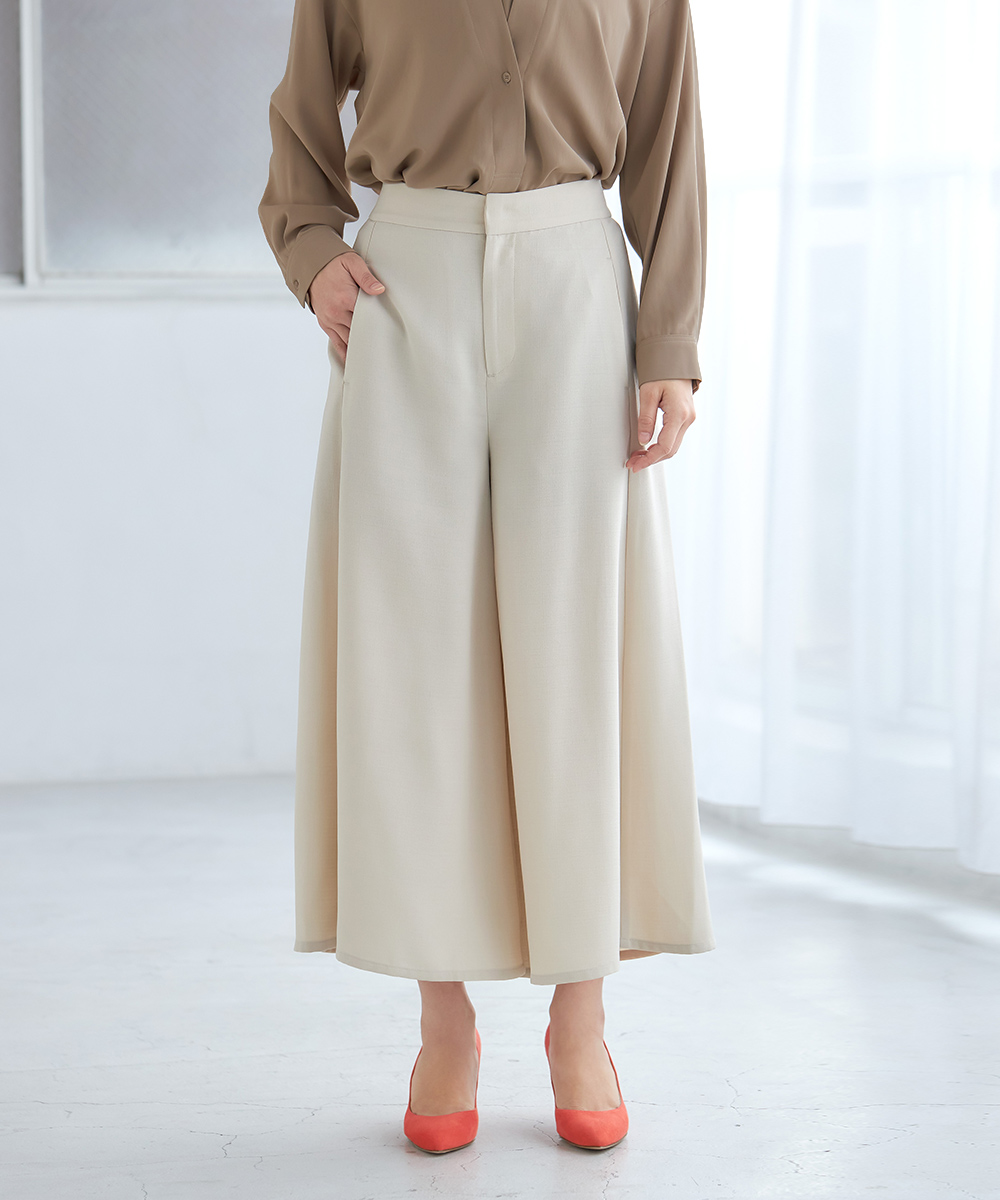 ライトベージュスカート見えフレアパンツ | ファッションレンタル【EDIST. CLOSET】